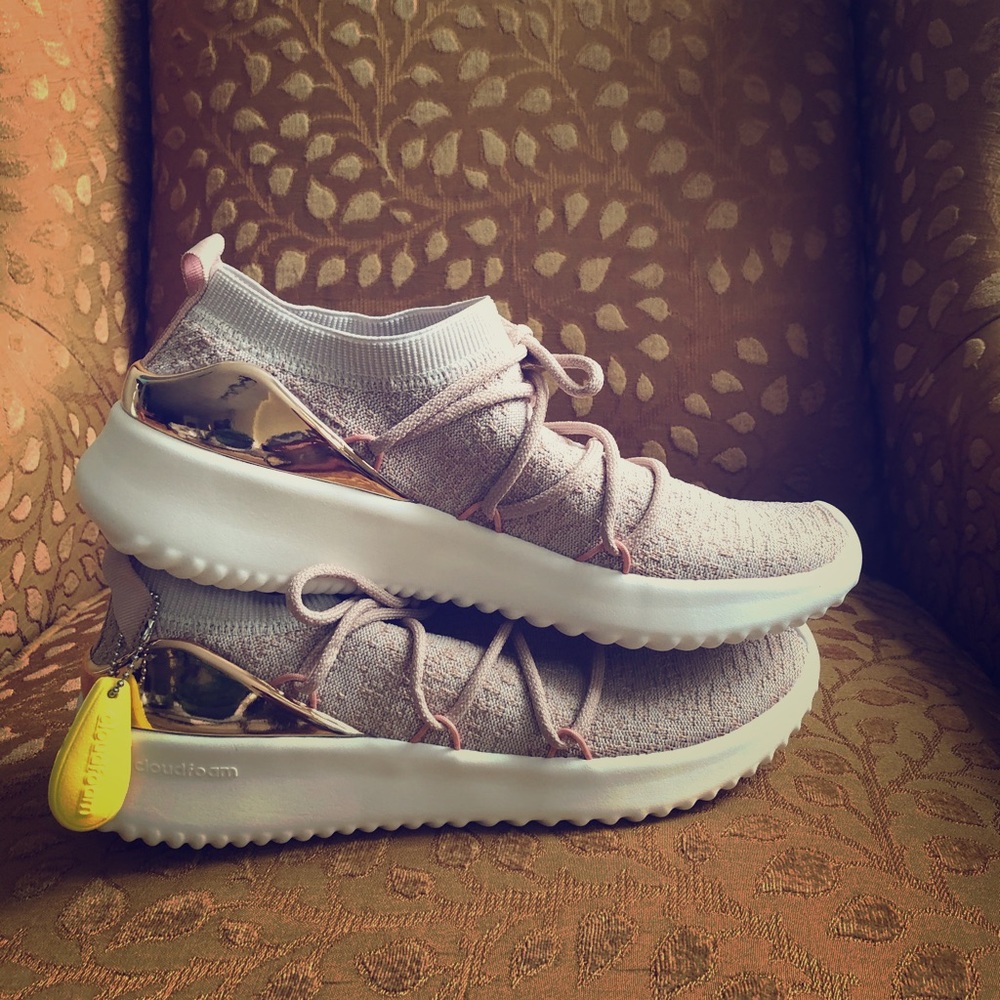Adidas women’s size 9.5